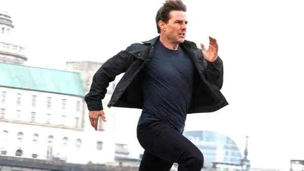 Mission Impossible 8: Tom Cruise performs deadly stunts