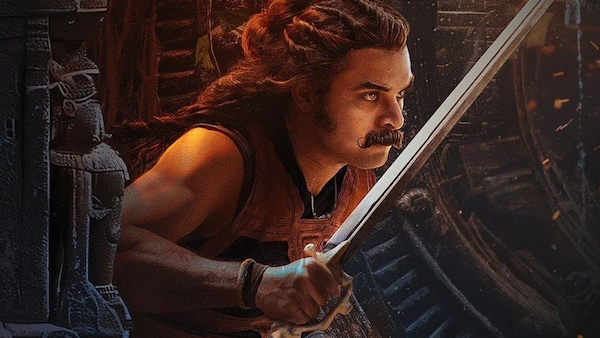 Tovino Thomas as Kunjikelu in Ajayante Randam Moshanam