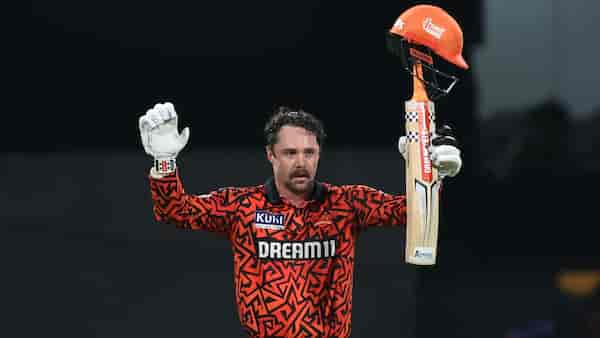 IPL 2024 - Travis Head smashes 100 in 39 deliveries; RCB finally send him back for 102