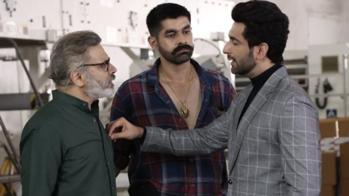 Undekhi season 2 review: Nandish Sandhu leaves you impressed and intrigued as new entrant Samarth