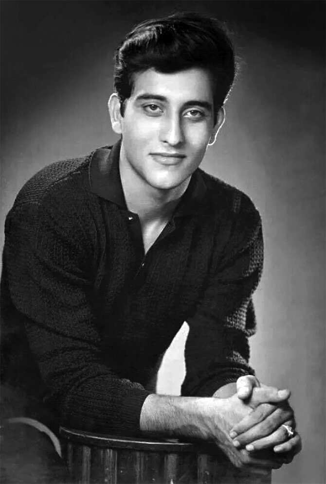 Vinod Khanna’s early life