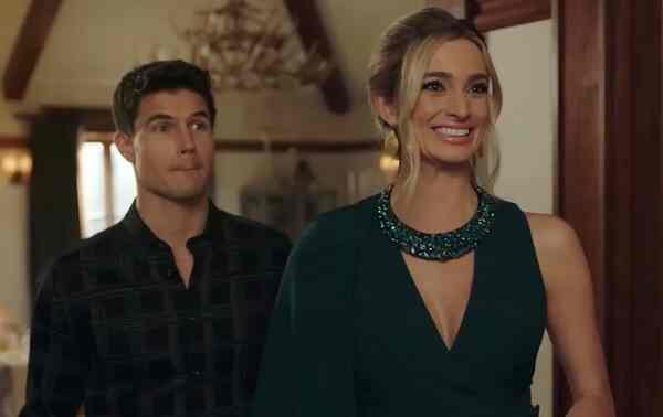 Robbie Amell and Allegra Edward in a still from the show