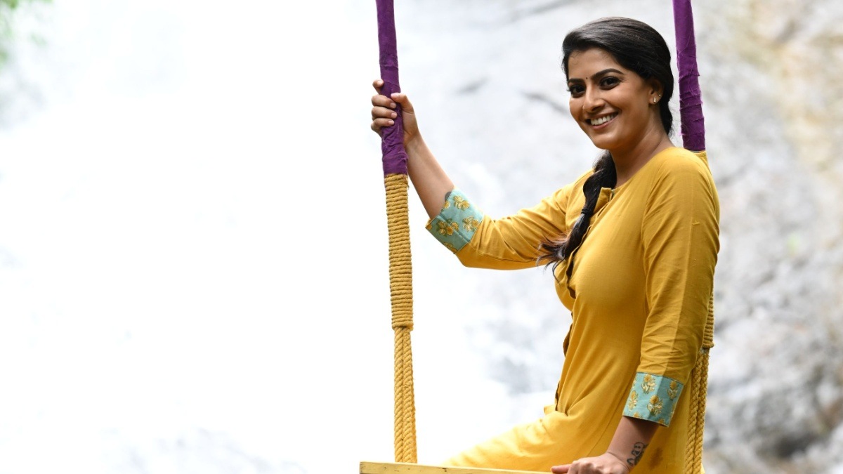 Varalaxmi Sarathkumar's Sabari wraps a key schedule in Kodaikanal; here's where the team is headed next