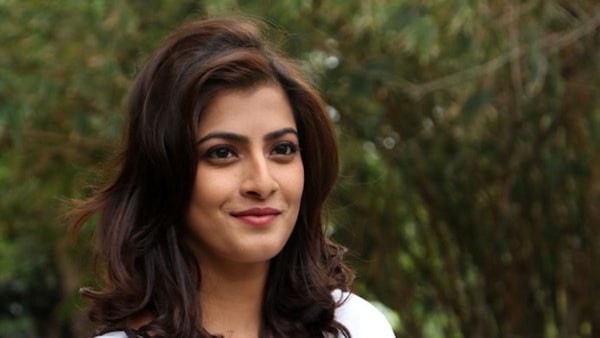 Iravin Nizhal actress Varalaxmi Sarathkumar tests positive for COVID-19; urges everyone to mask up!