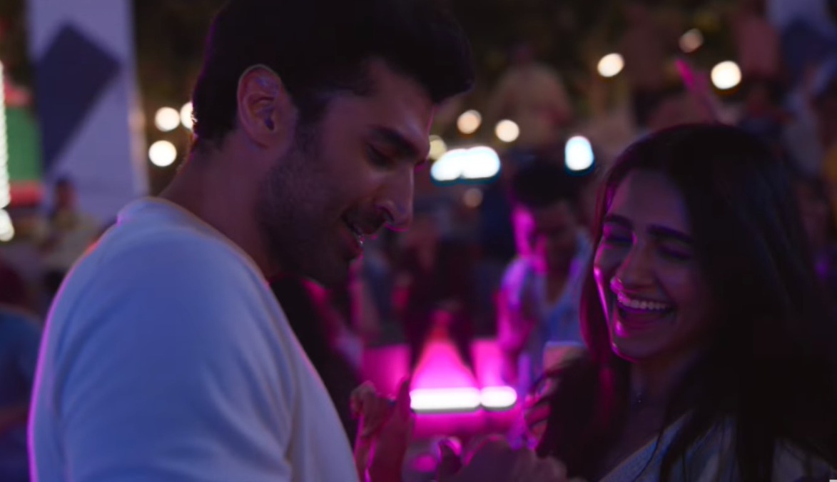 Gumraah song Ghar Nahi Jaana: Aditya Roy Kapur and Vedika Pinto's track is romantic and groovy at the same time