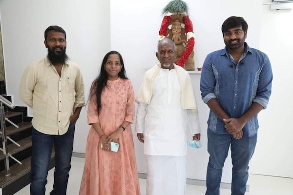 Vetrimaaran and Vijay Sethupathi seen with Ilaiyaraaja and his daughter Bhavatharani