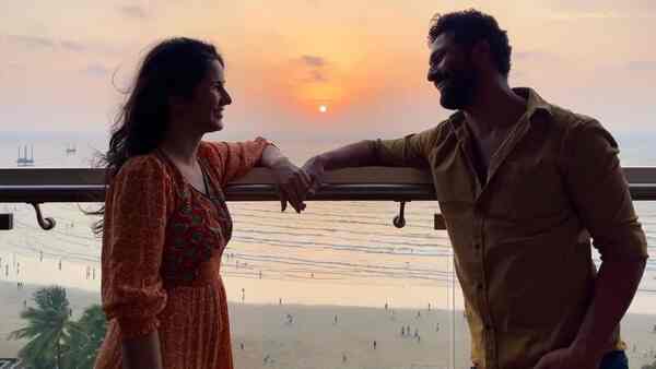 Couple goals! Vicky Kaushal drops an adorable sunset picture with Katrina Kaif