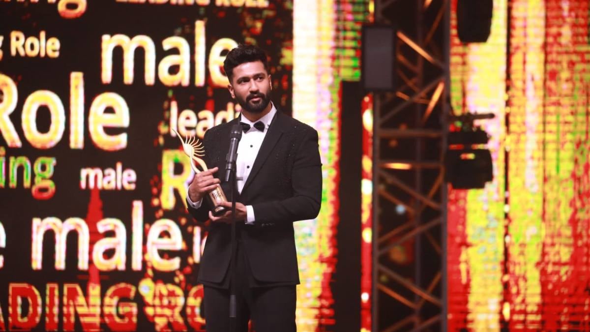 IIFA 2022: Vicky Kaushal, Kriti Sanon take home best actor and actress trophies; see full list here