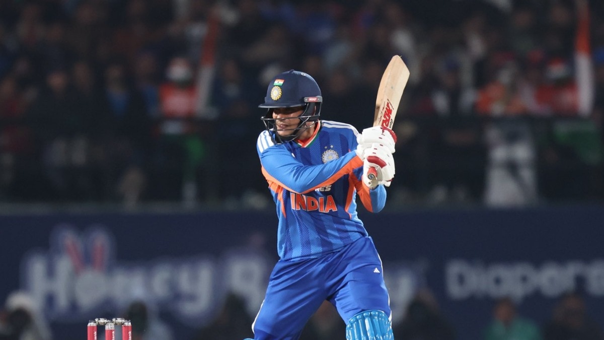 'Can't even play club level bowlers' - Fans react to Shubman Gill’s lean outing in Vijay Hazare Trophy 2025-26