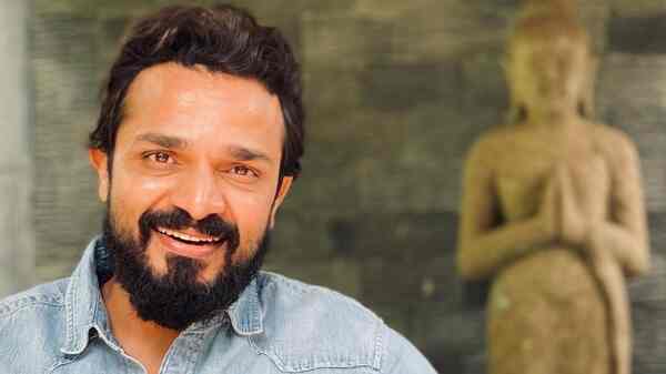 Exclusive! Vijay Raghavendra turns writer again in Kaddha Chitra: Dare Not Plagiarize