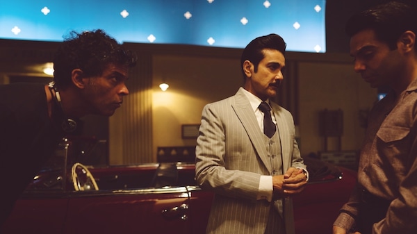 Vikramaditya Motwane with Prosenjit Chatterjee and Aparshakti Khurana