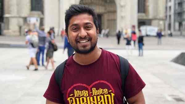 Vineeth Sreenivasan to star in editor Abhinav Sunder Nayak’s directorial debut