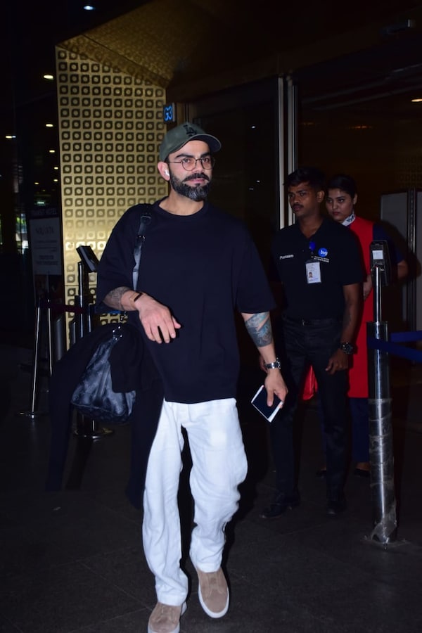 Virat Kohli was spotted at the Mumbai airport this morning. (Image provided by Manav Manglani.)