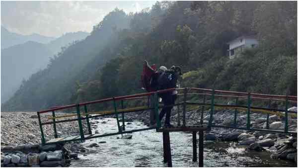 Virat Kohli shares an unseen picture with Anushka Sharma and daughter Vamika from their Uttarakhand trip