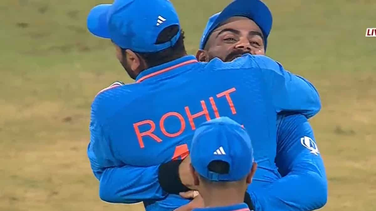 IND Vs ENG: Virat Kohli Celebrates England's Wickets With A Joyous Hug ...