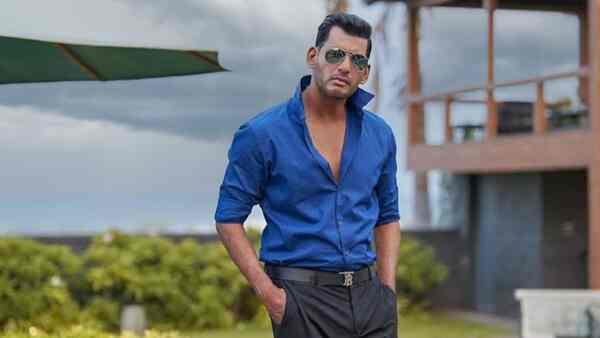 Laththi star Vishal denies contesting elections in Andhra Pradesh