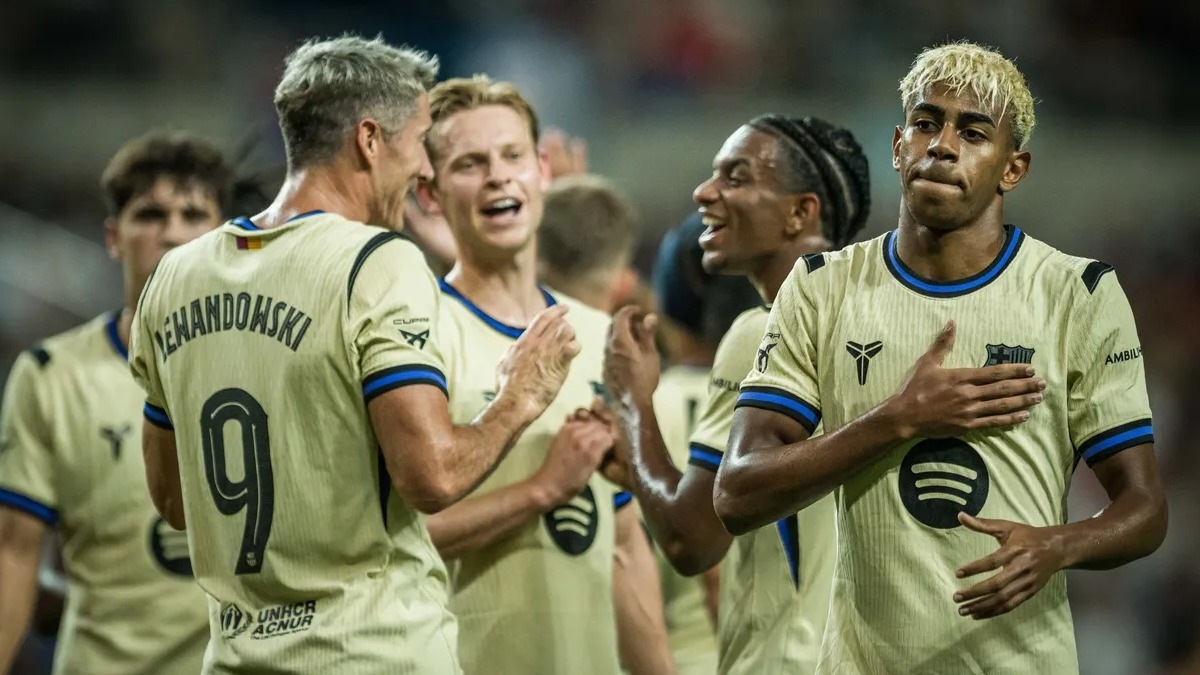 WATCH: 'Insane' Lamine Yamal scores a half-time brace against Seoul