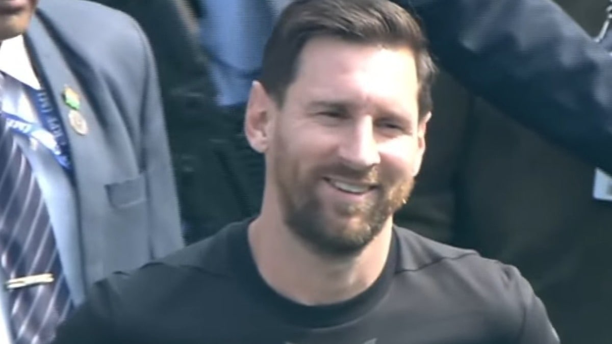 Watch: Lionel Messi greets fans at Kolkata's Salt Lake Stadium ahead of a friendly match