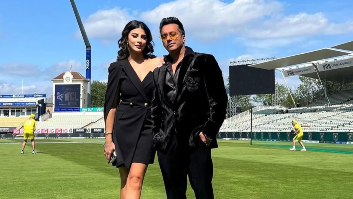 WATCH: WCL owner proposes Anchor Karishma Kotak LIVE, says, 'I will...'