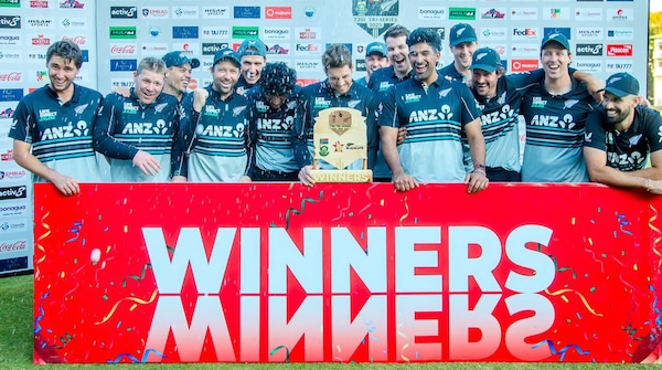 With 7 needed from 6, South Africa bottles tri-series final against NZ