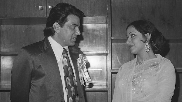 With Hema Malini in a Hindustan Times photo by KK Chawla, dated 9 February 1976. All rights reserved.