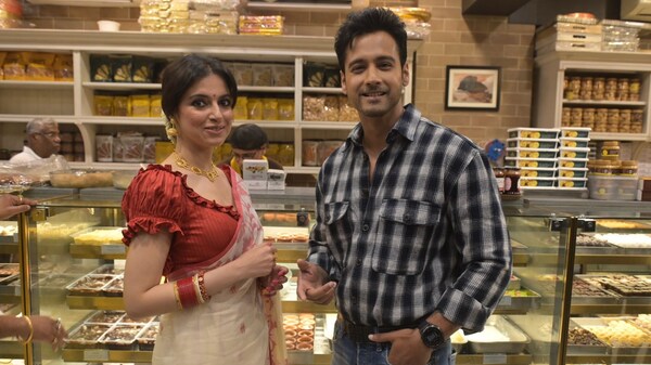 Yash and Divya Khosla Kumar at a sweet shop in Kolkata