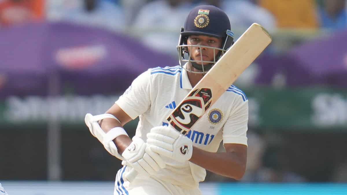 IND Vs ENG - Yashasvi Jaiswal Beats The 80s Scare, Smashes A SIX As He ...