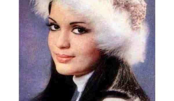 Flashback Friday: Zeenat Aman walks down memory lane and shares ‘radiance of youth’