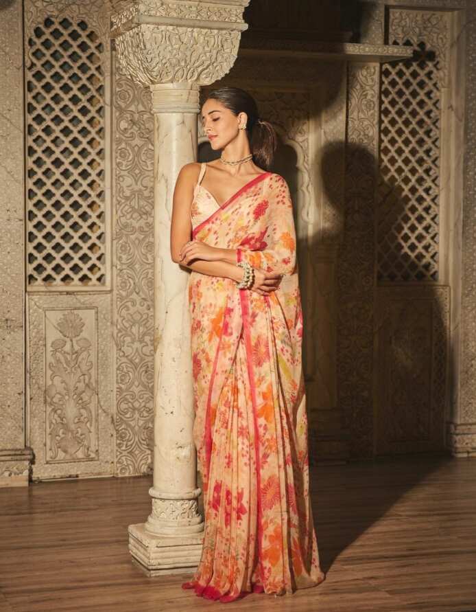 Ananya Panday is a gorgeous girl in sarees