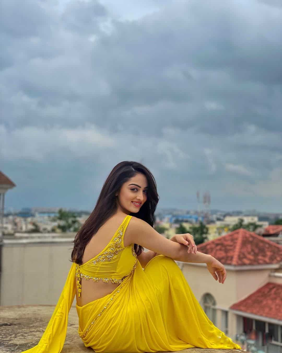 Sandeepa Dhar captivates with grace and elegance​ | Times of India