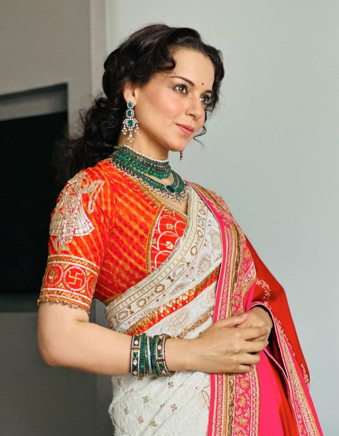 Kangna Ranaut Wear light pink color Floral Print Saree – Amrutamfab