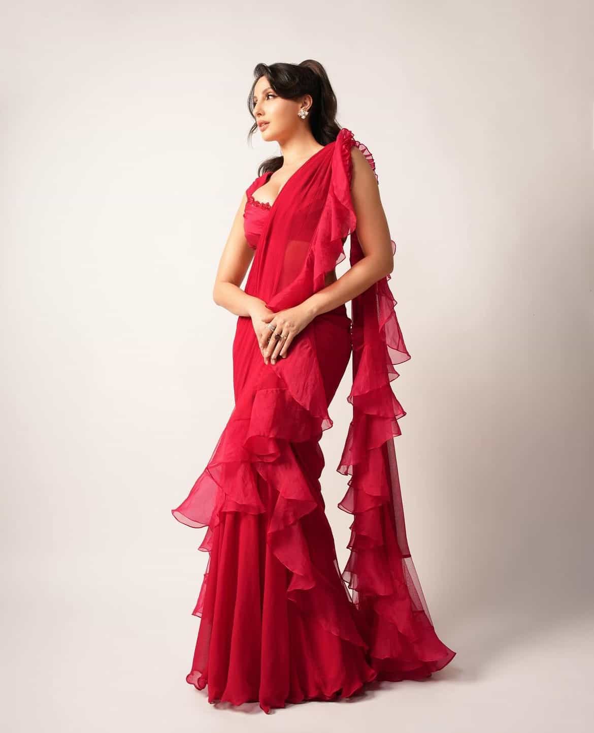 Saree Gowns: Bridging the Gap Between Traditional and Modern - KALKI Fashion  Blog