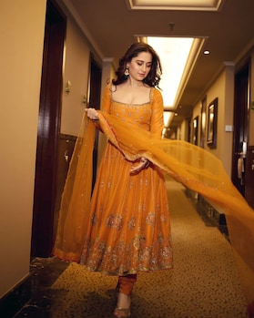 Sanjeeda Shaikh’s orange anarkali suit is a masterclass in ethnic styling
