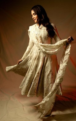 Richa Chadha redefines elegance in 6 ethnic ensembles
