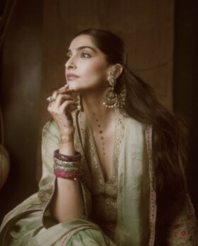 7 unique details of Sonam Kapoor’s customised green look